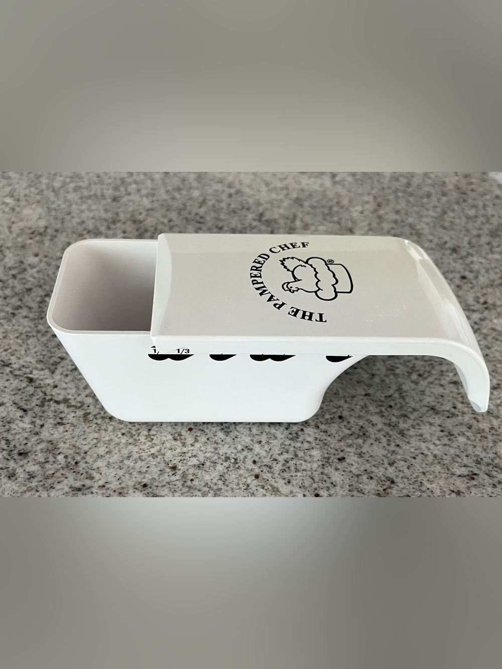 The Pampered Chef White Measuring Scoop